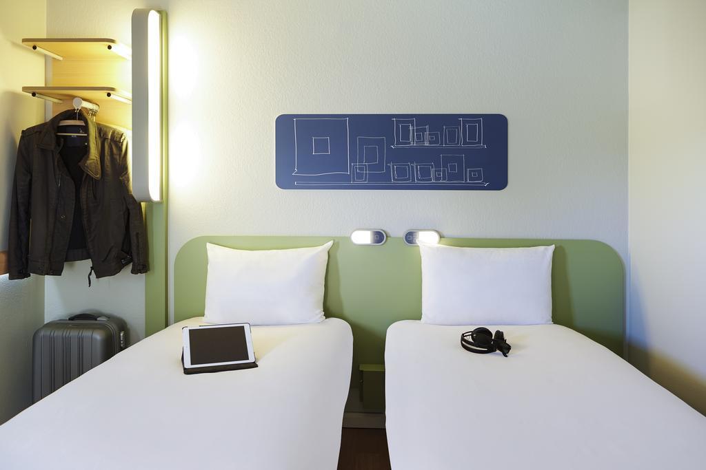 Ibis Budget Cergy St Christophe Exteriör bild