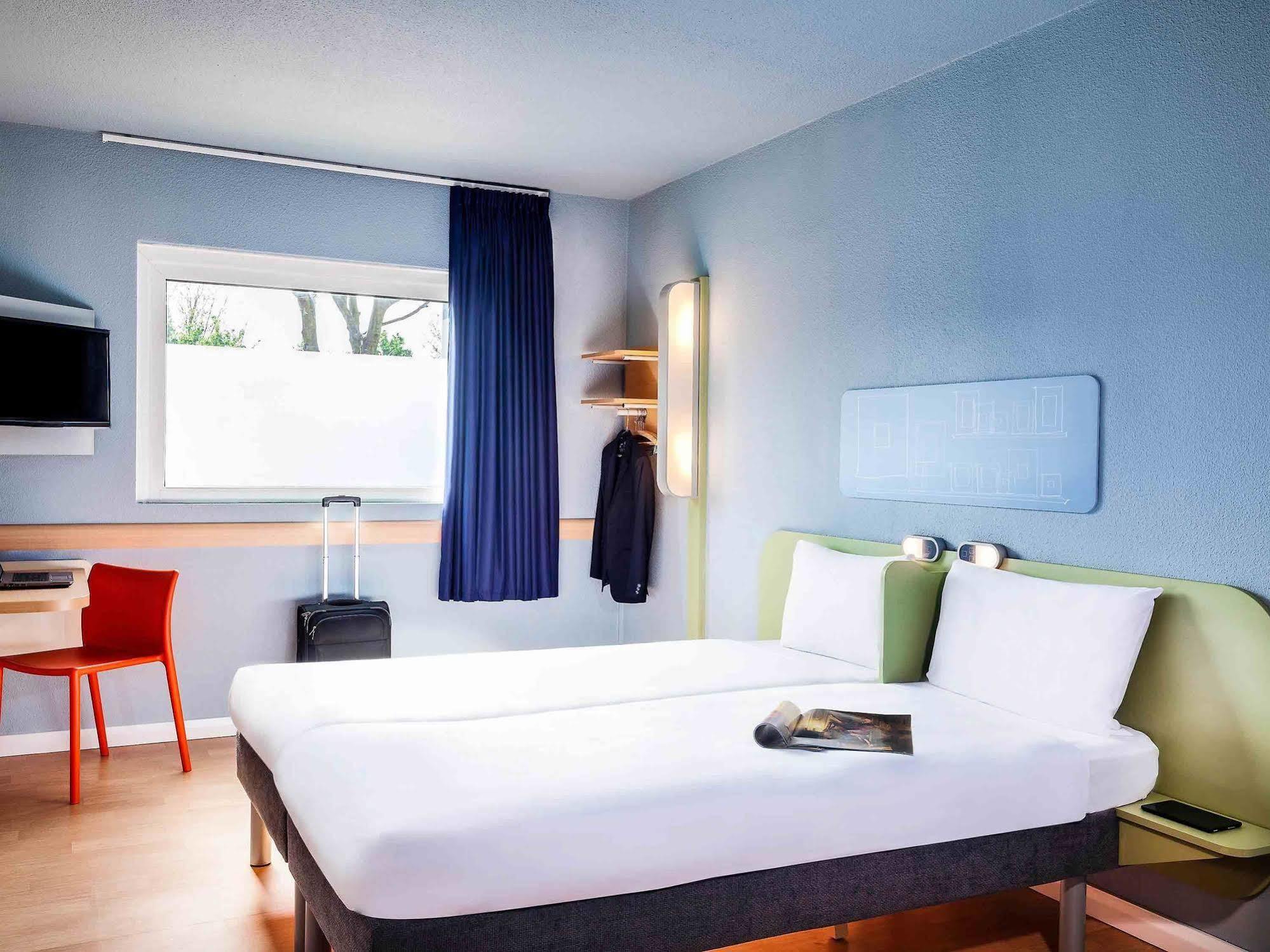 Ibis Budget Cergy St Christophe Exteriör bild