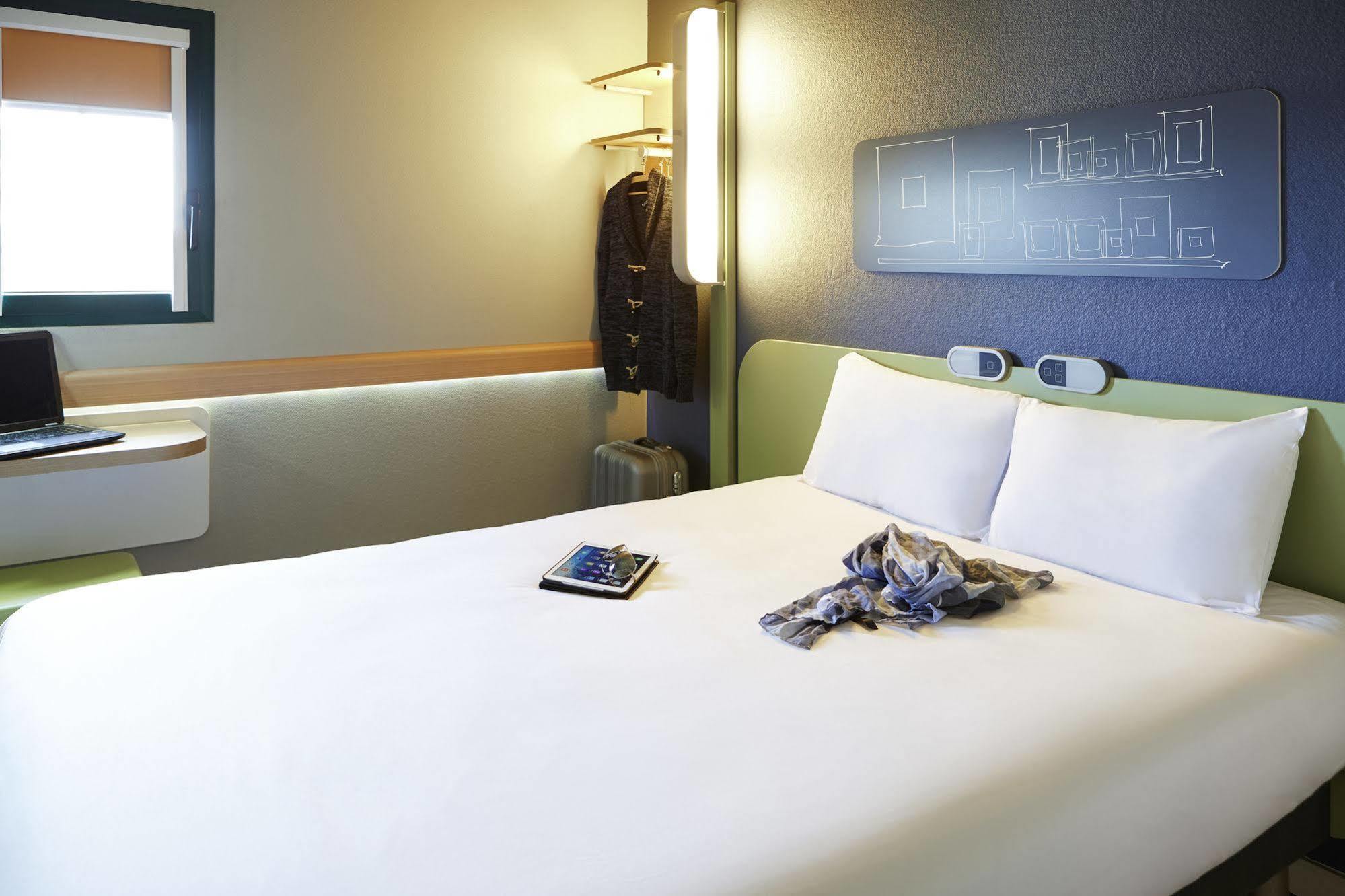 Ibis Budget Cergy St Christophe Exteriör bild
